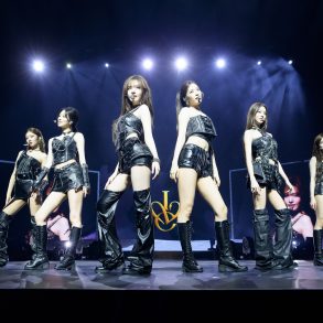 VANCOUVER, CANADA - AUGUST 9: Ive performs at Rogers Arena on August 9, 2026 in Vancouver, British Columbia, Canada. (Photo by Jeff Vinnick/Rogers Arena)