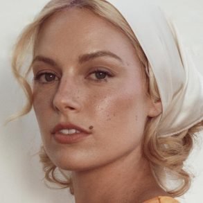 Ashe Shares New Single "Stop The Wedding!"